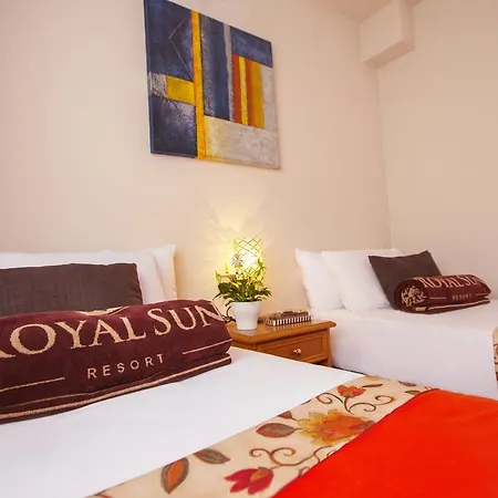 Ξενοδοχείο με διαμερίσματα Royal Sun 4*